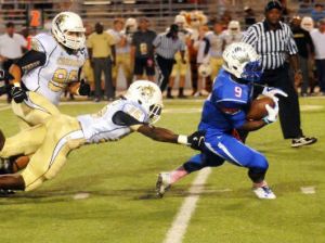 Etwi ran away from the Conroe Tigers at Woodforest Bank Stadium. 