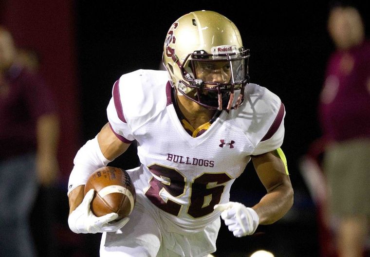 FOOTBALL: Summer Creek lands players on District 16-6A All-District squad Story Comments Bulldogs down War Eagles, 35-28 Jason Fochtman Bulldogs down War Eagles, 35-28 Summer Creek running back Broderick Jones runs the ball back after receiving a kickoff in the second quarter of a District 16-6A football game October 29, 2015.